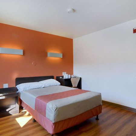 Motel 6-Laredo, Tx - South Exteriör bild