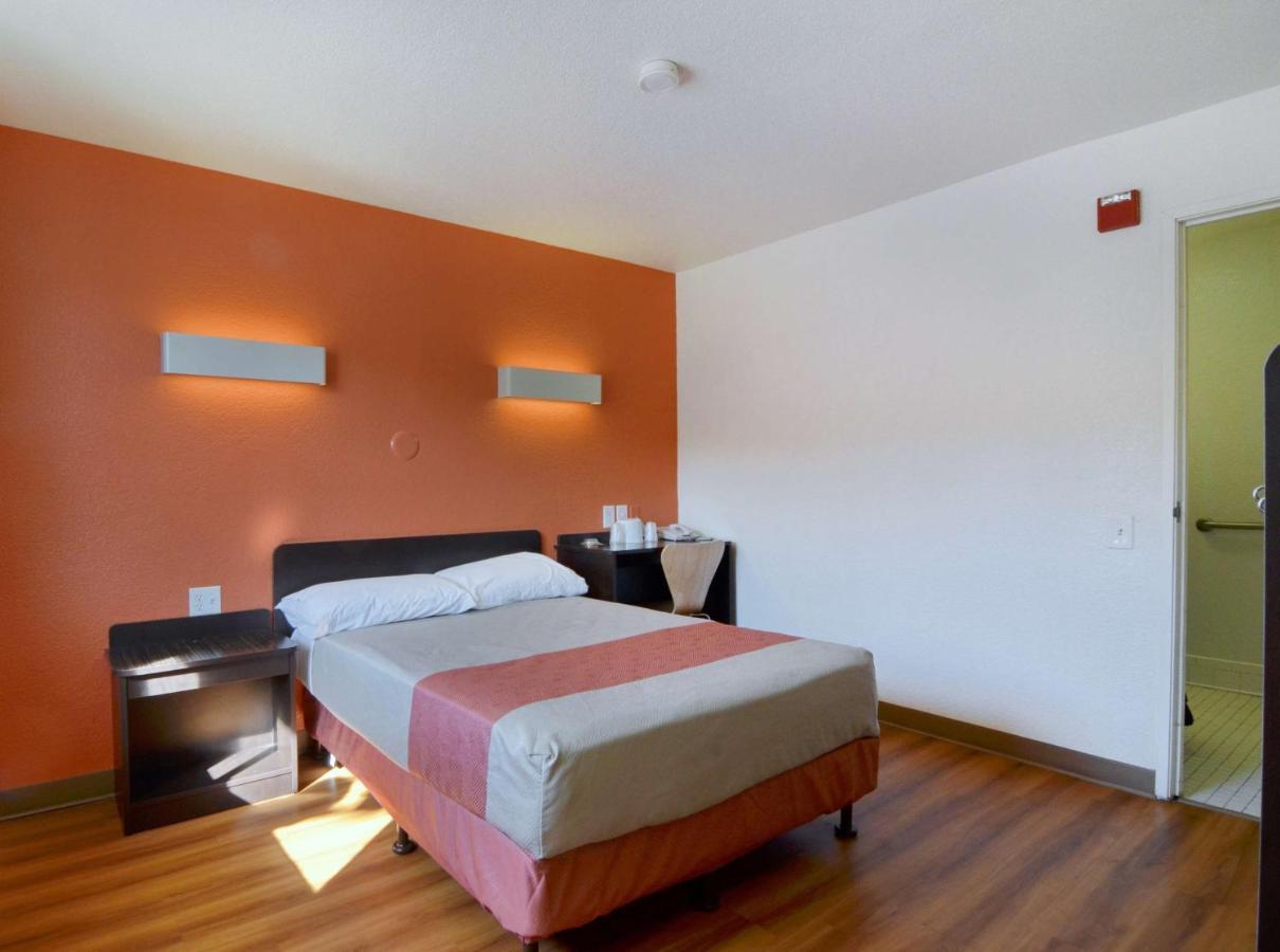 Motel 6-Laredo, Tx - South Exteriör bild