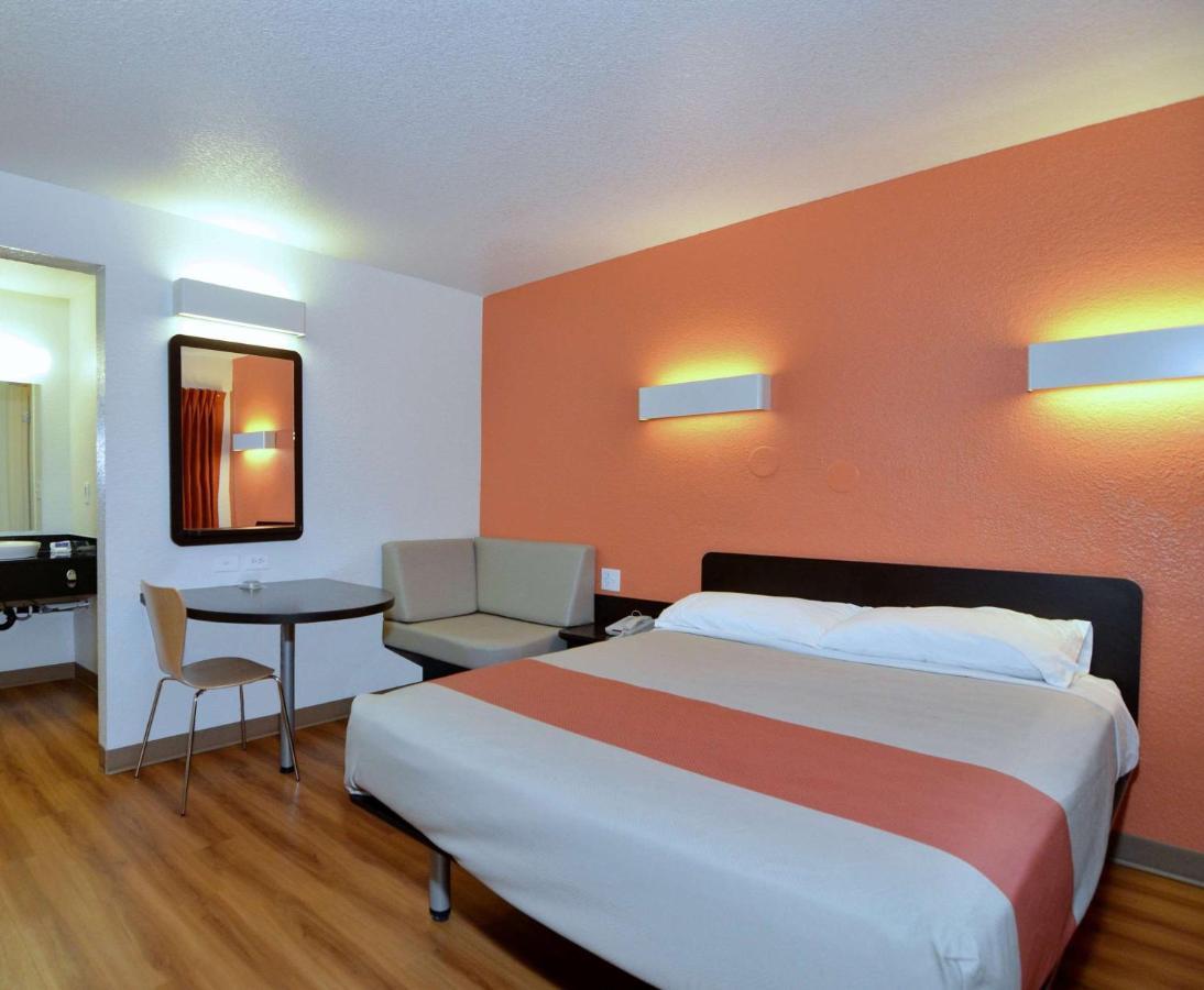 Motel 6-Laredo, Tx - South Exteriör bild