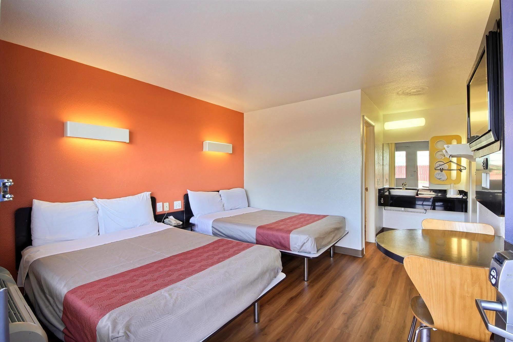 Motel 6-Laredo, Tx - South Exteriör bild