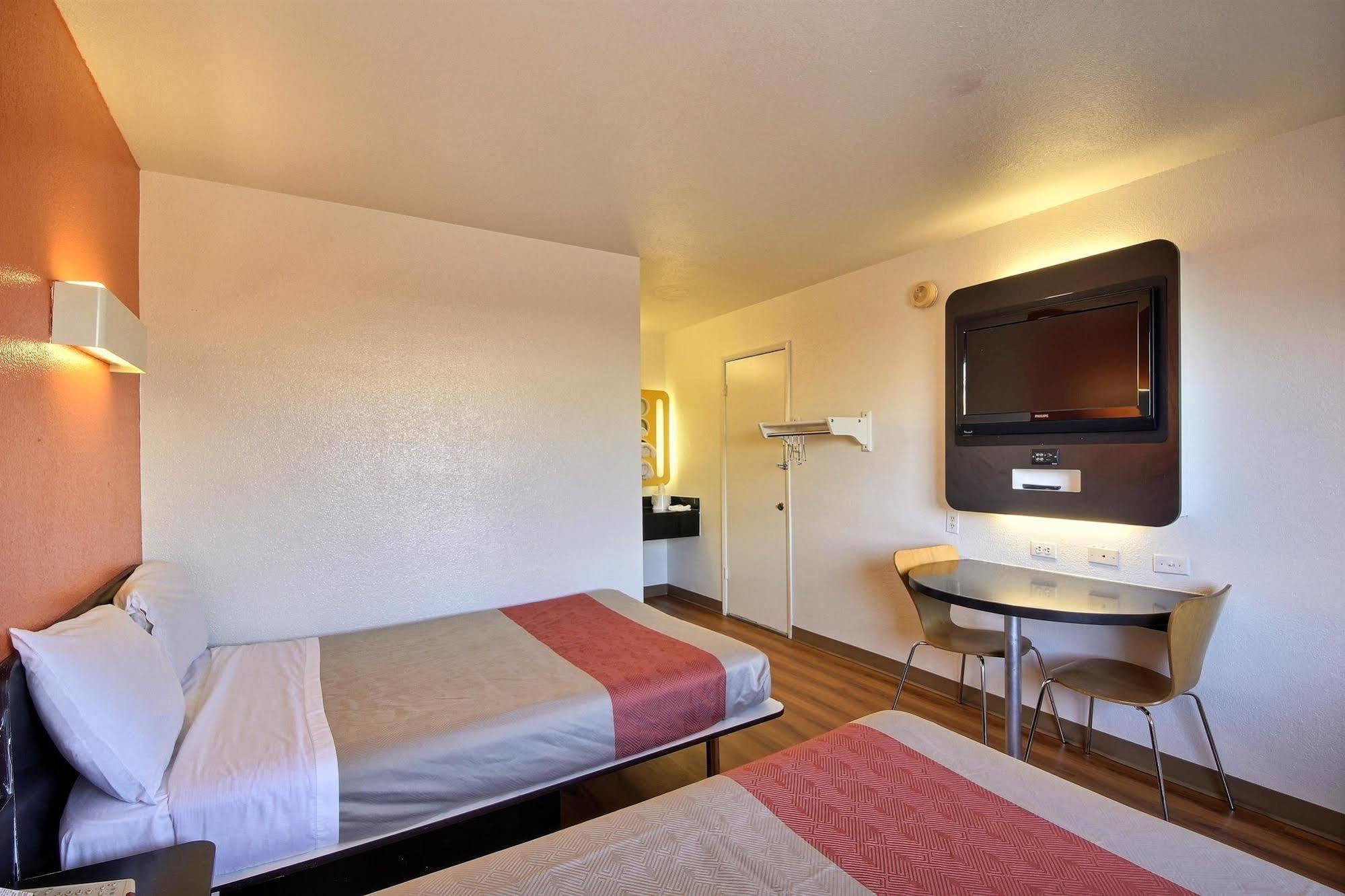 Motel 6-Laredo, Tx - South Exteriör bild