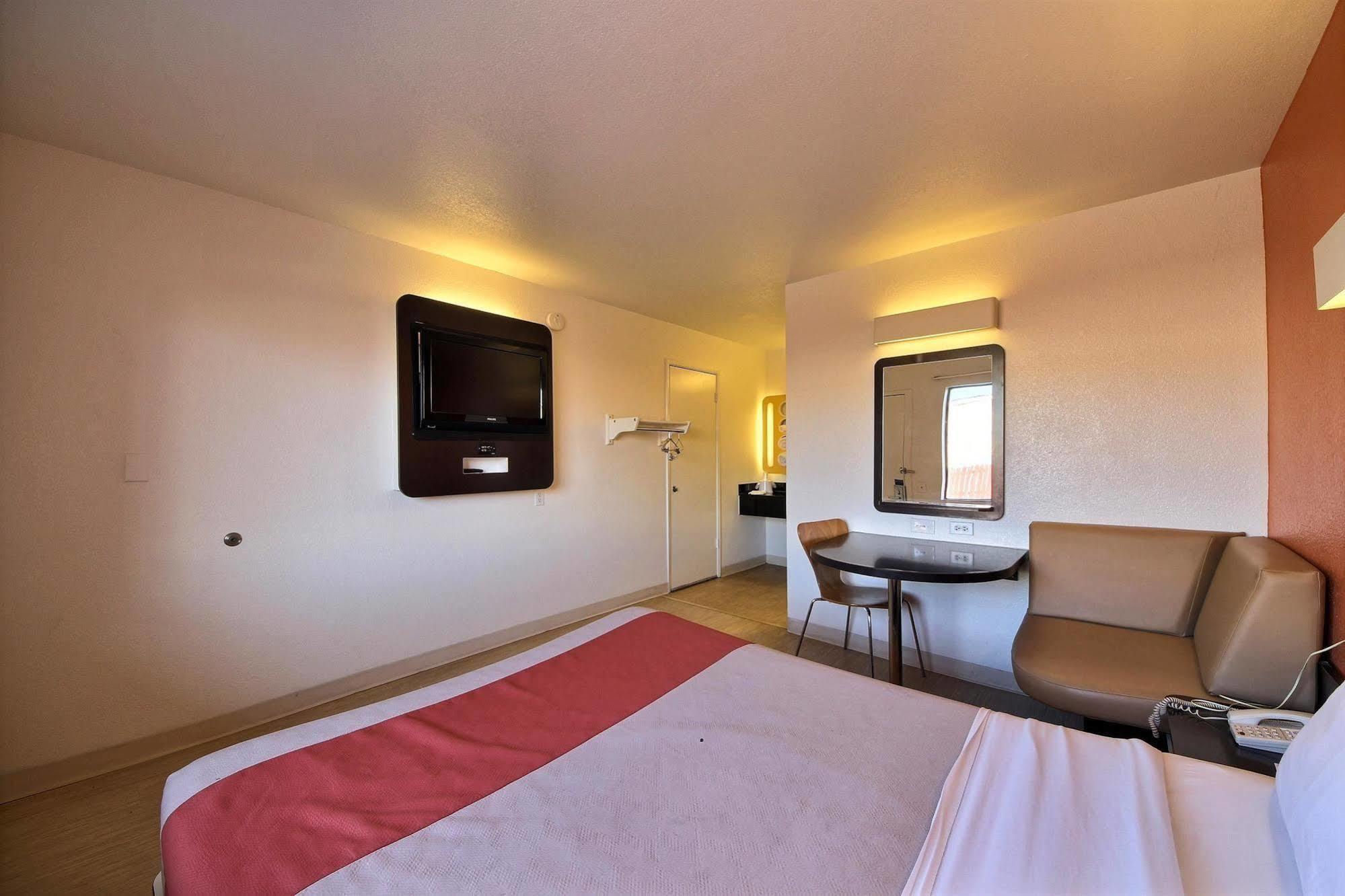 Motel 6-Laredo, Tx - South Exteriör bild