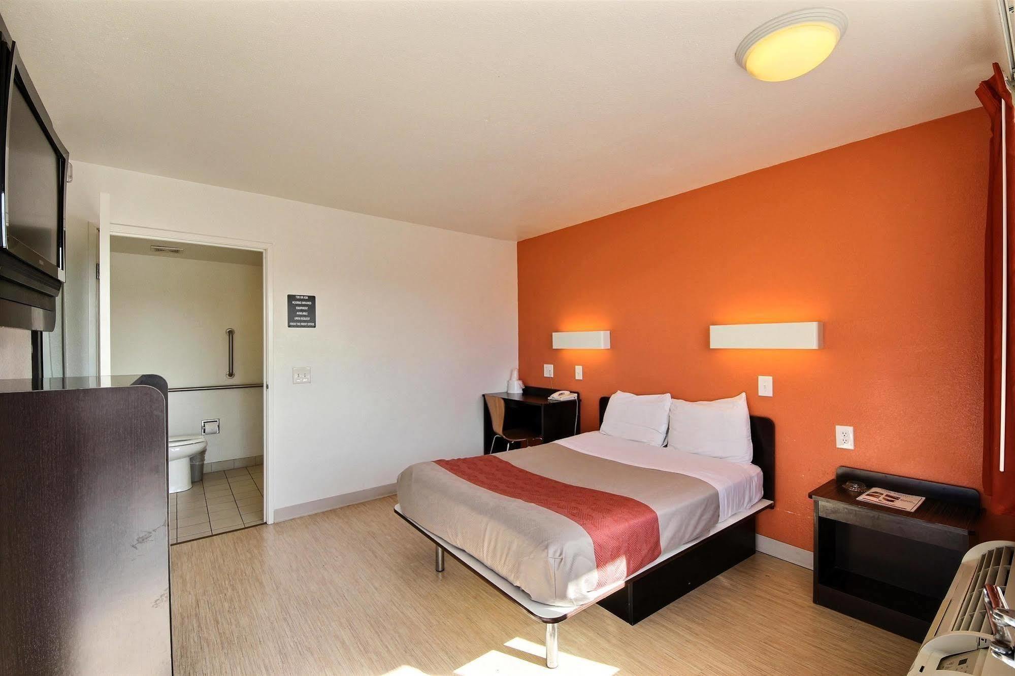 Motel 6-Laredo, Tx - South Exteriör bild