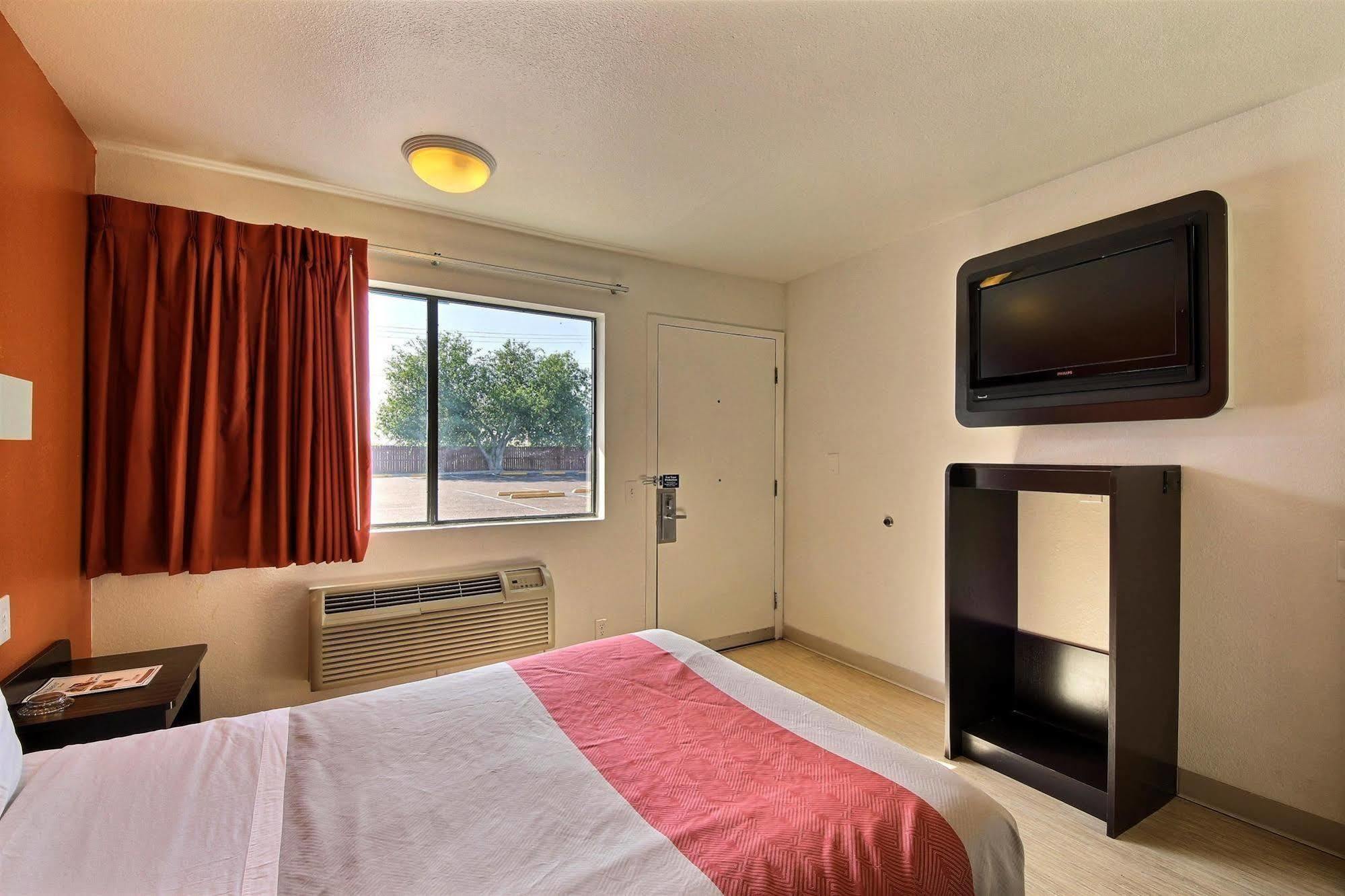 Motel 6-Laredo, Tx - South Exteriör bild