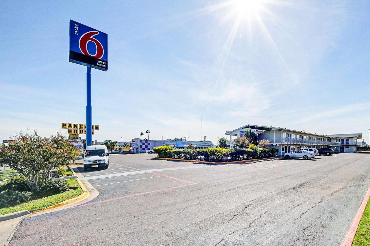 Motel 6-Laredo, Tx - South Exteriör bild